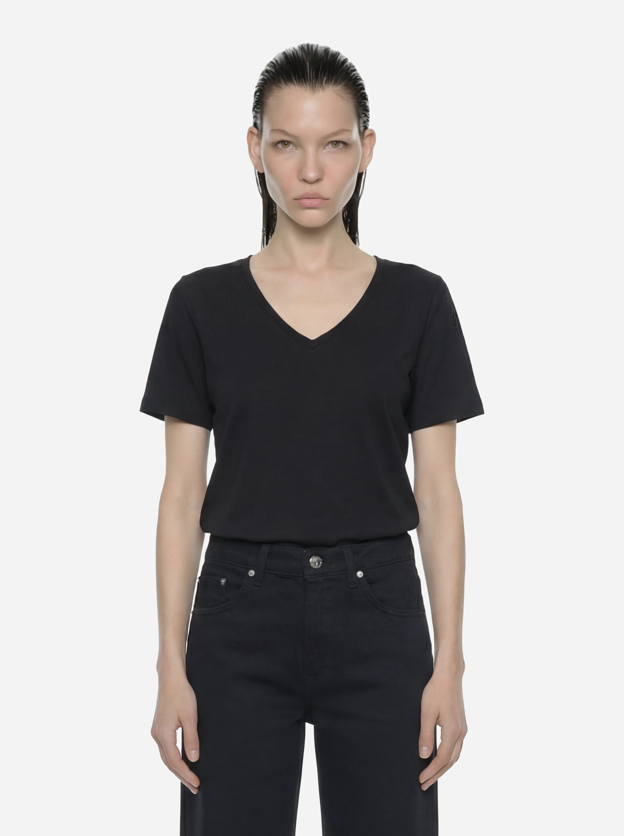 T-shirt scollo a v nera in modal e seta
