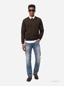 Felpa girocollo regular-fit marrone - indossato, look completo