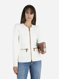 Cardigan in maglia con zip bianco - indossato, vista frontale