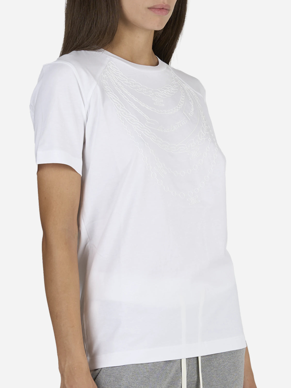 T-shirt girocollo in cotone bianca - dettaglio indossato