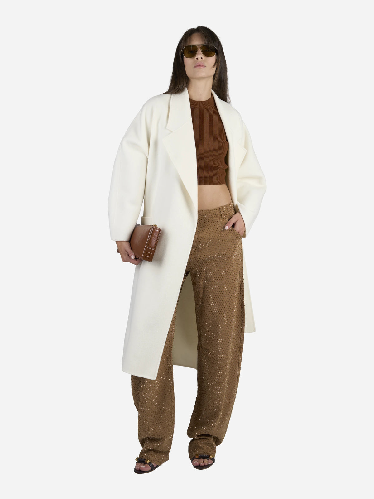 Top in maglia con dettagli gioiello marrone - indossato, posa alternativa