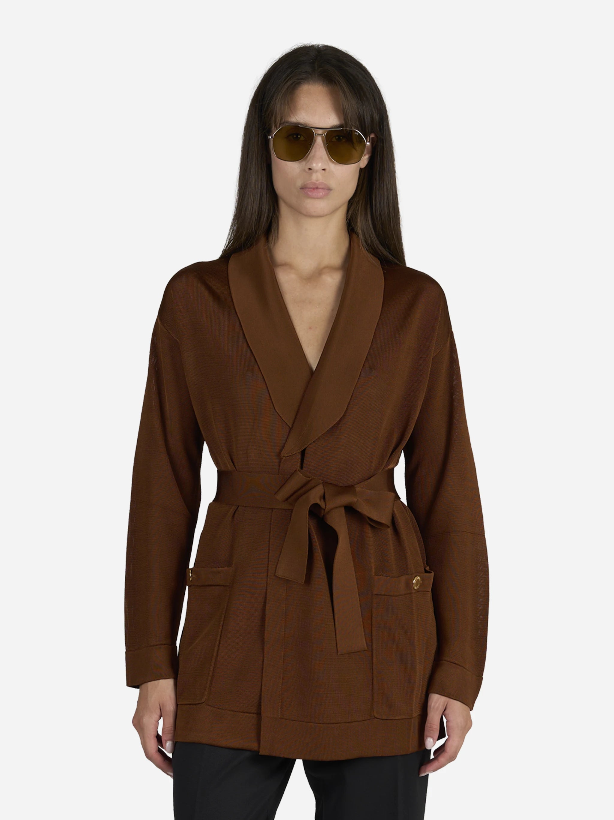 Cardigan in viscosa con cintura marrone - indossato, vista frontale