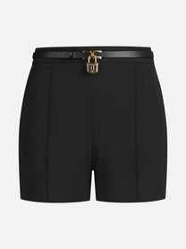 Shorts in crêpe leggero con cintura neri - vista frontale