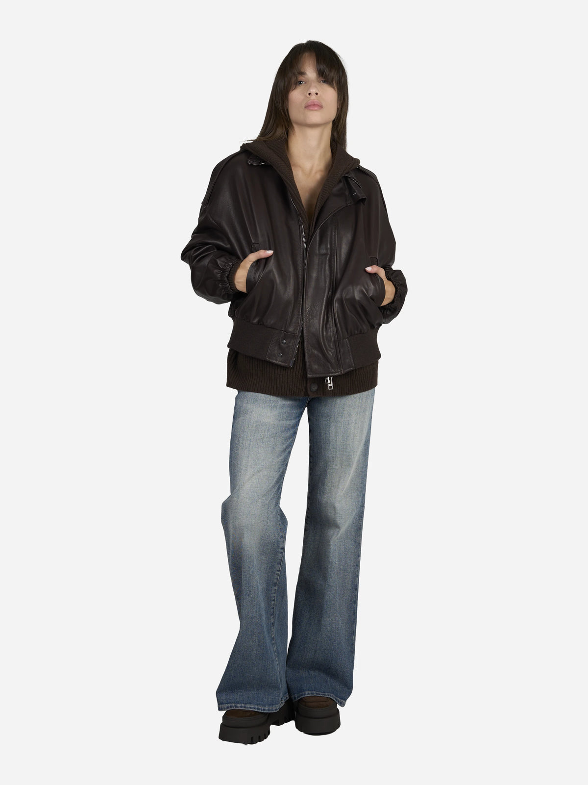 Bomber corto in pelle testa di moro - indossato, look completo
