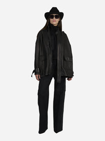 Giacca in pelle con spalline nera - indossato, look completo