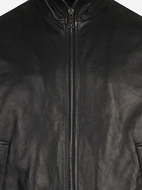 Bomber oversize in pelle con collo alto nero - dettaglio del prodotto