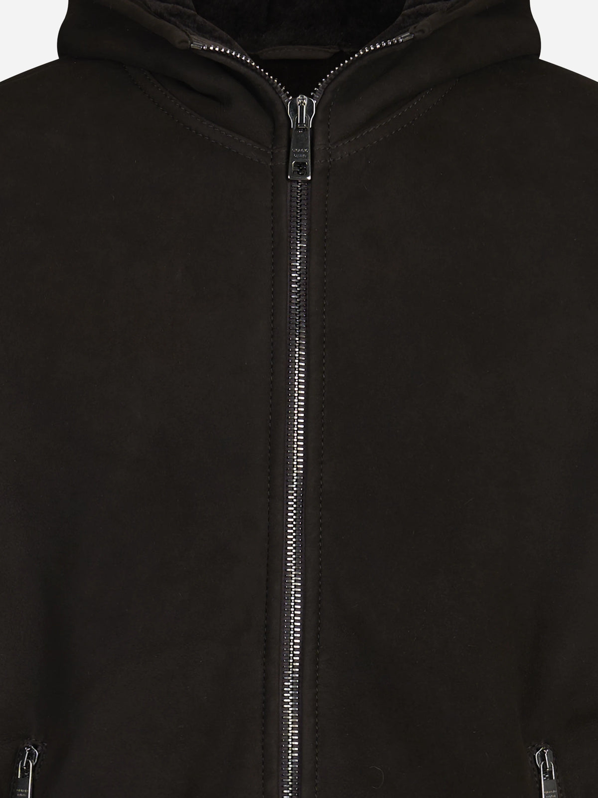 Giacca hoodie in pelle con interno shearling marrone - dettaglio del prodotto