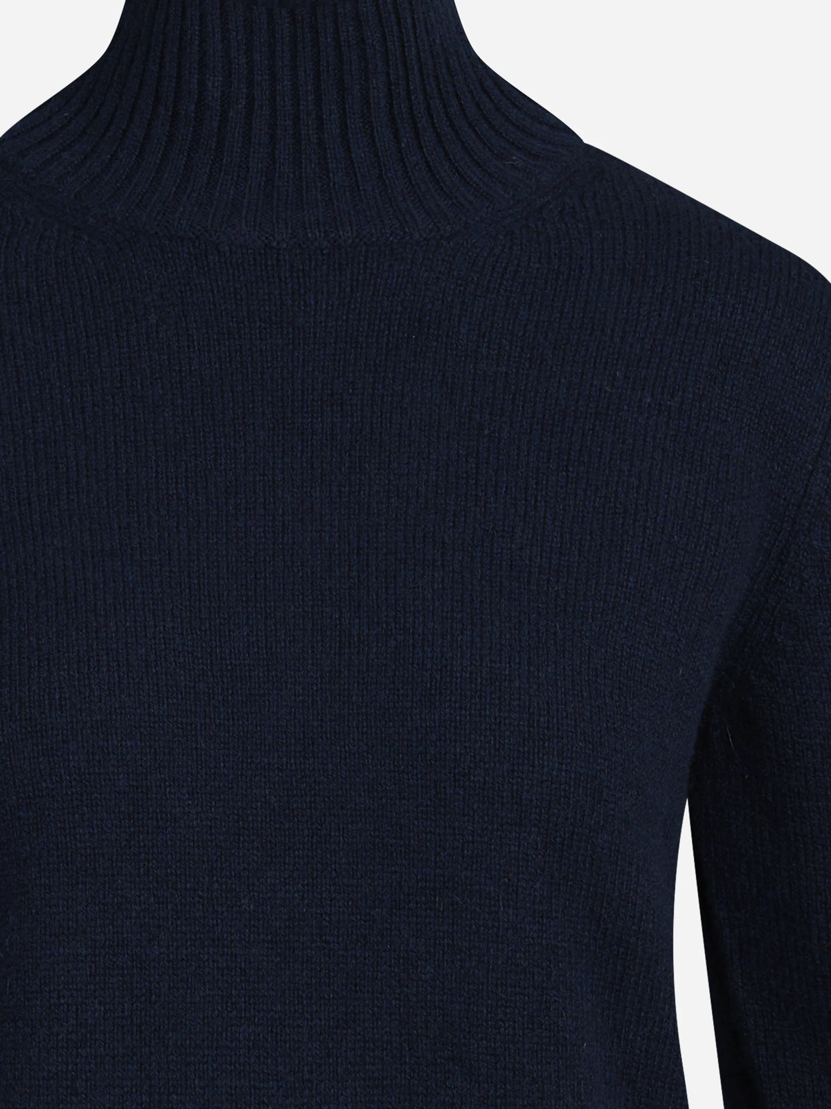 Lupetto in cashmere blu - dettaglio del prodotto