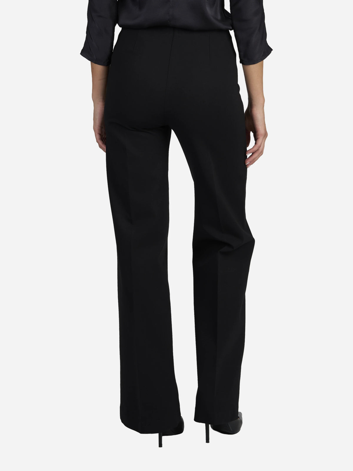 Pantaloni wide leg in viscosa neri - indossato, vista posteriore