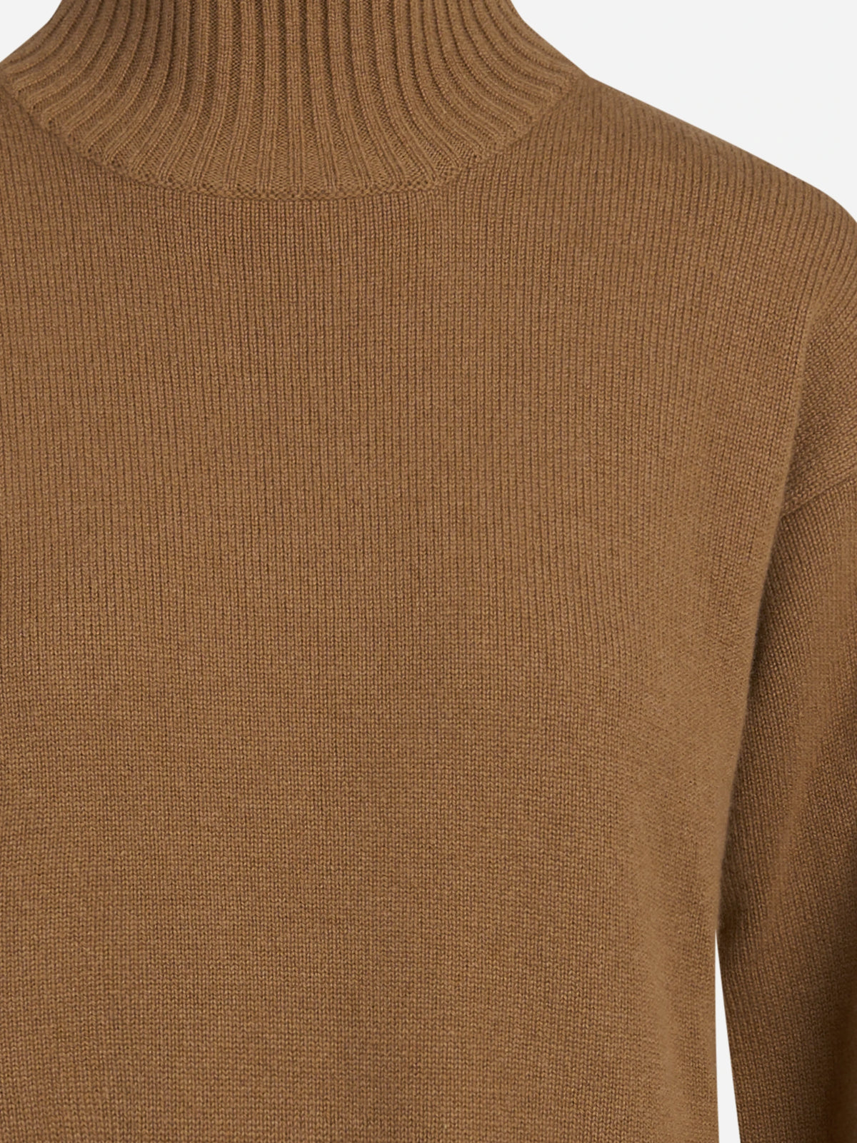 Maglia a lupetto in cashmere beige - dettaglio del prodotto
