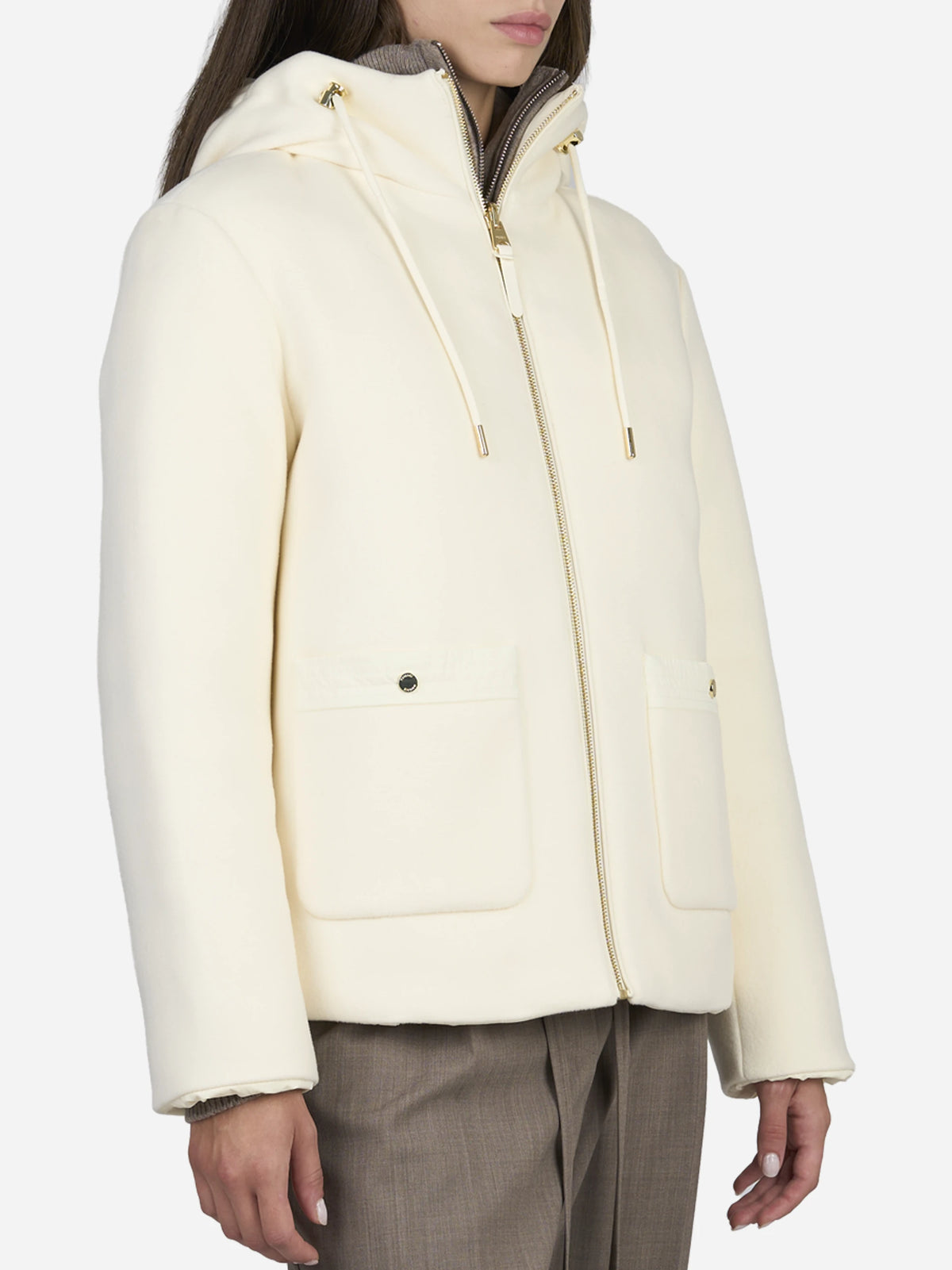 Giacca reversibile Singa beige - dettaglio indossato