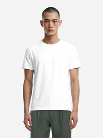 T-shirt Ossigeno in cotone stretch bianca - indossato, vista frontale