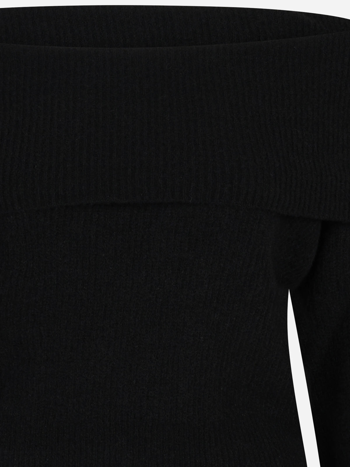 Maglia Aliette Soft con scollo bardot nera - dettaglio