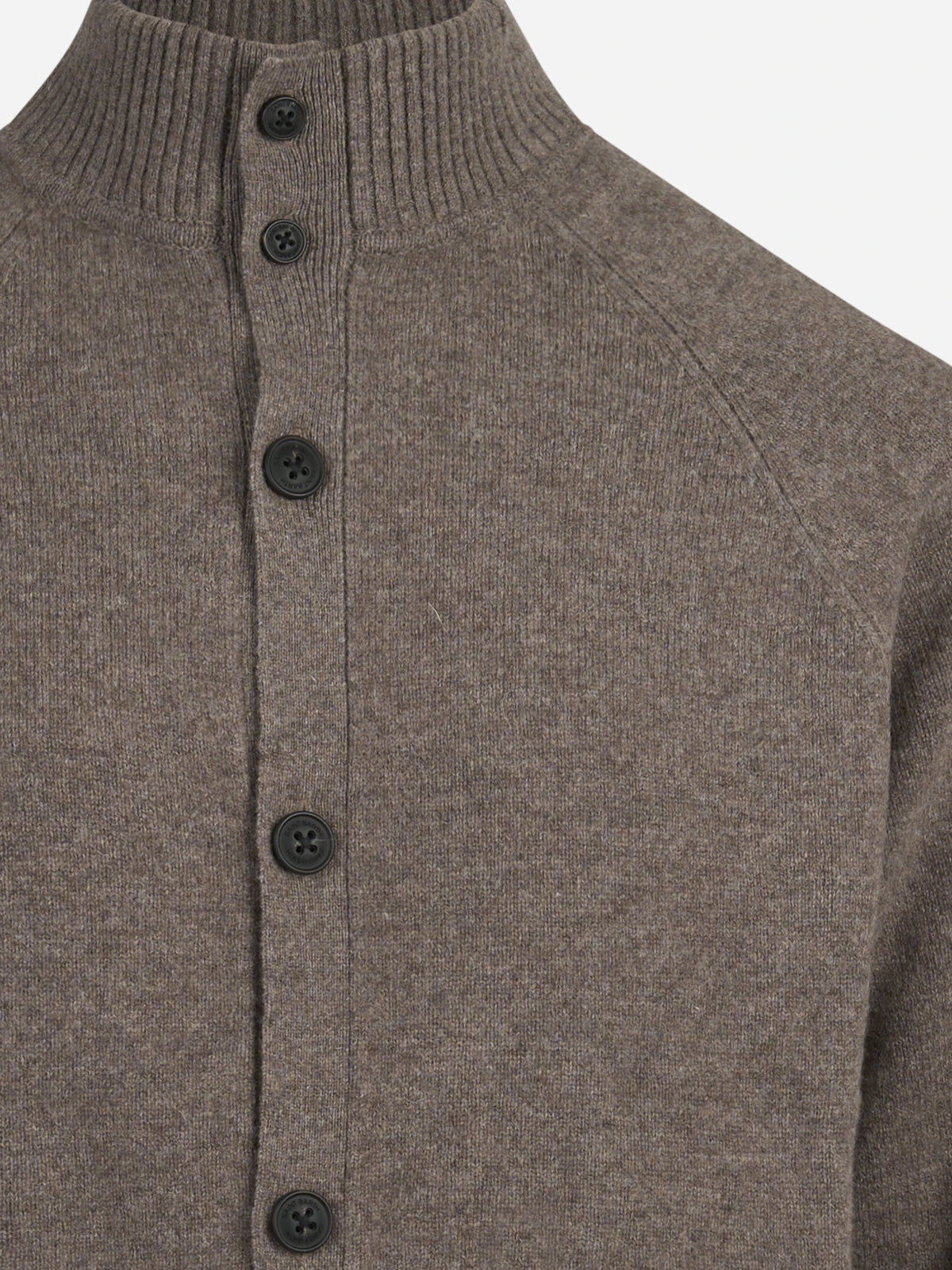 Cardigan Galway in lana d’agnello marrone - dettaglio del prodotto