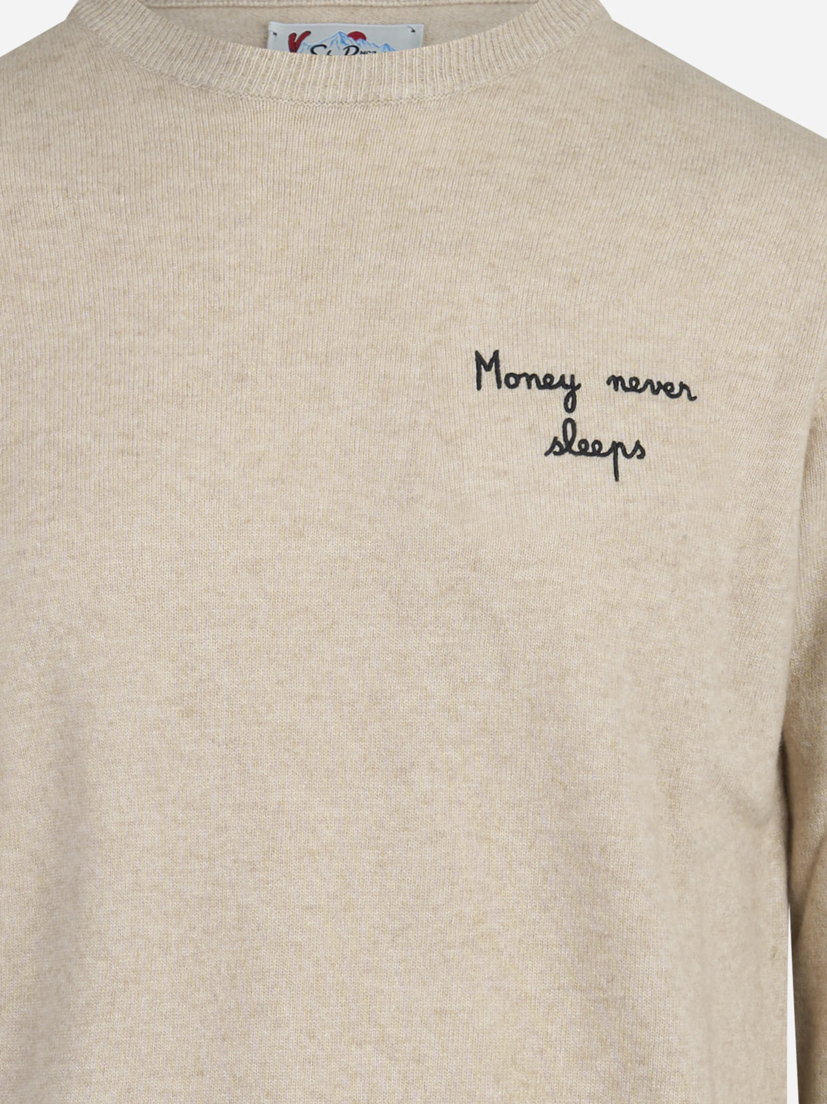 Maglia Heron con scritta ricamata beige - dettaglio del prodotto