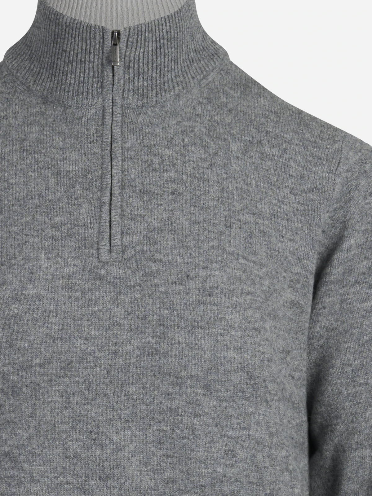 Maglia Jermyn con mezza zip in lana d’agnello grigio - dettaglio del prodotto