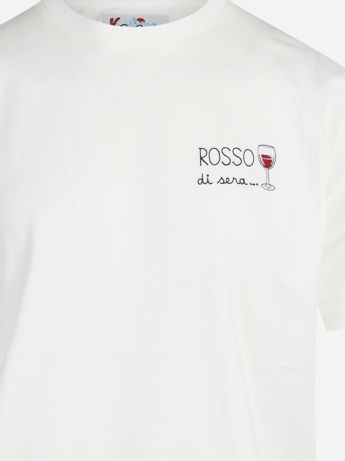 T-shirt Arnott Rosso di Sera bianca - dettaglio del ricamo o della costruzione