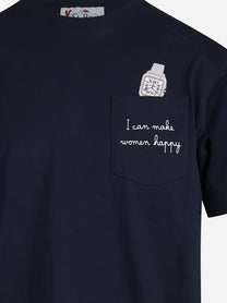 T-shirt Connor con taschino e orologio blu - dettaglio del ricamo e del tessuto