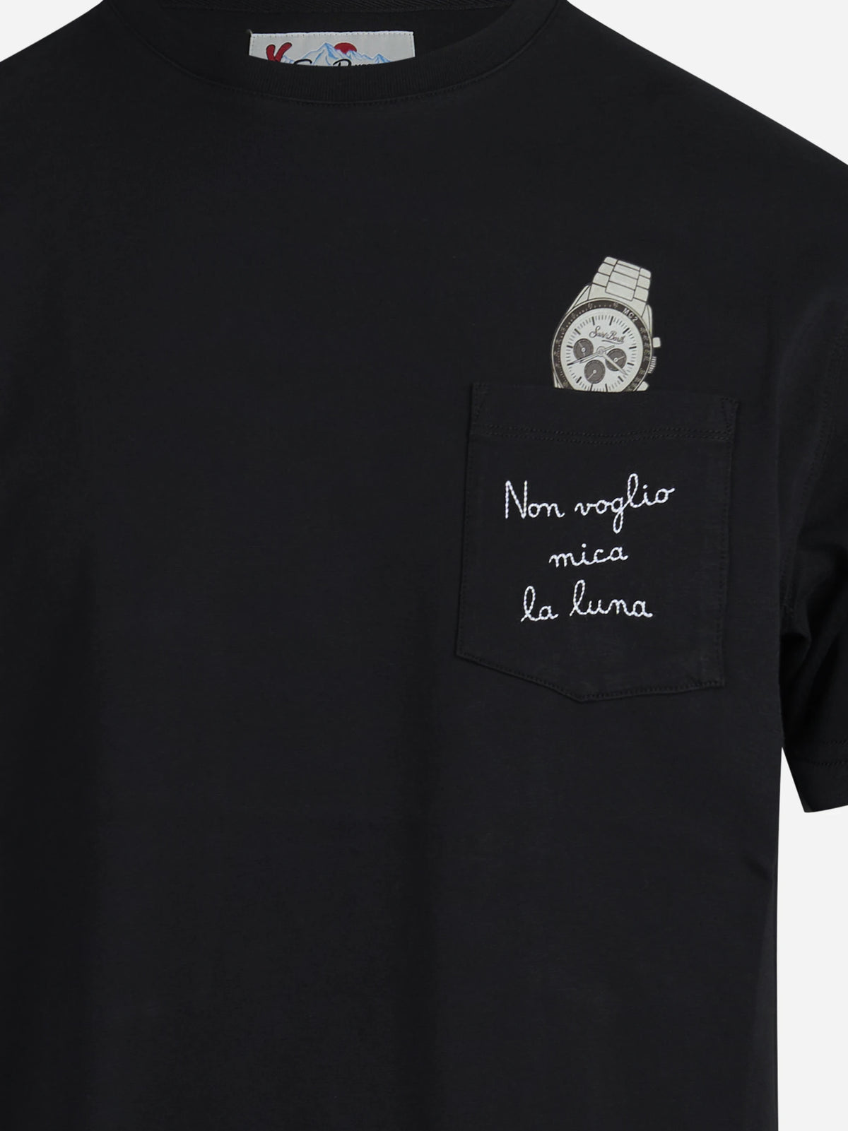 T-shirt Connor Non Voglio Mica la Luna nera - dettaglio del ricamo e del tessuto
