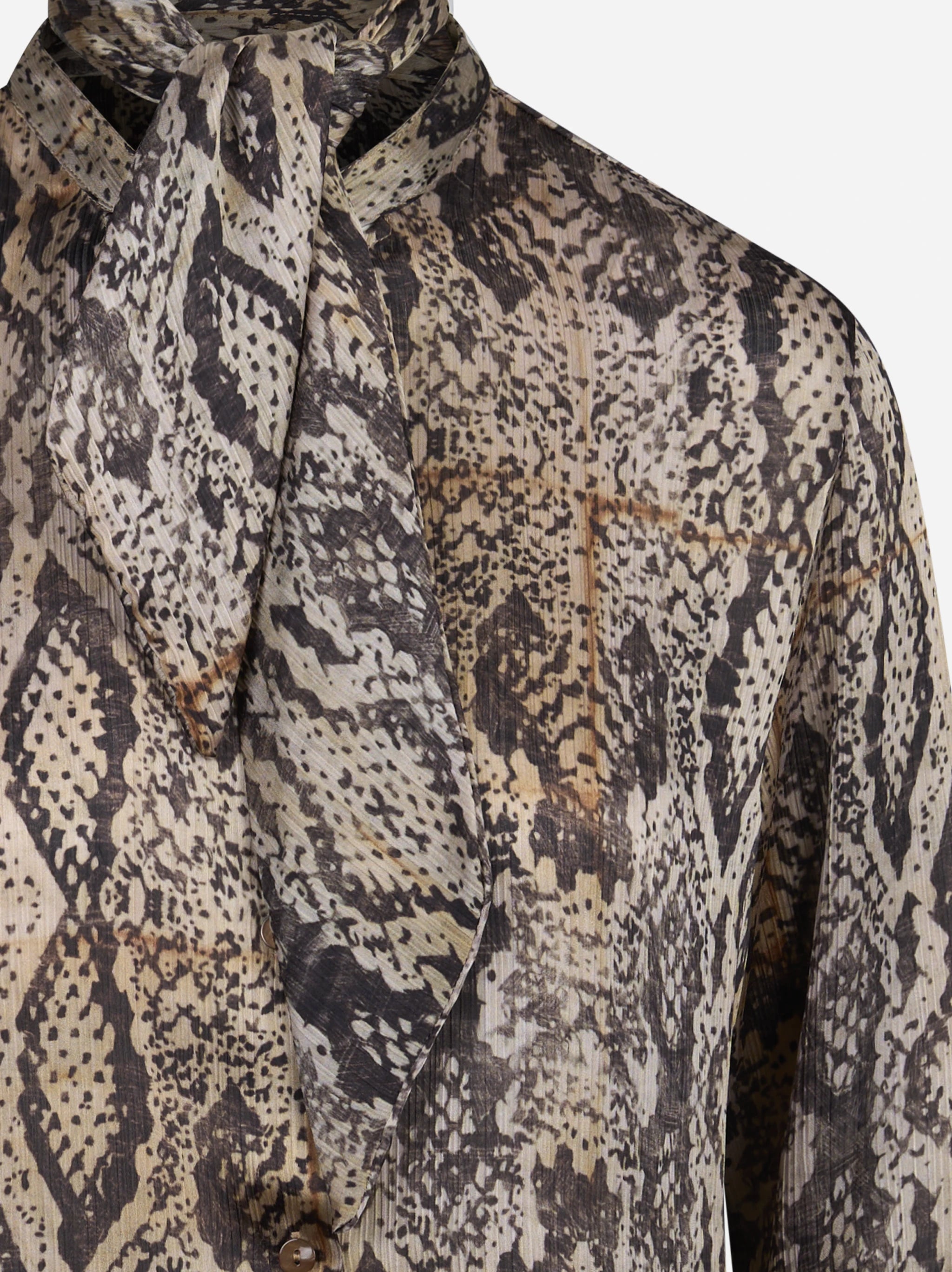 Camicia con fiocco stampa pitone - vista laterale e dettagli