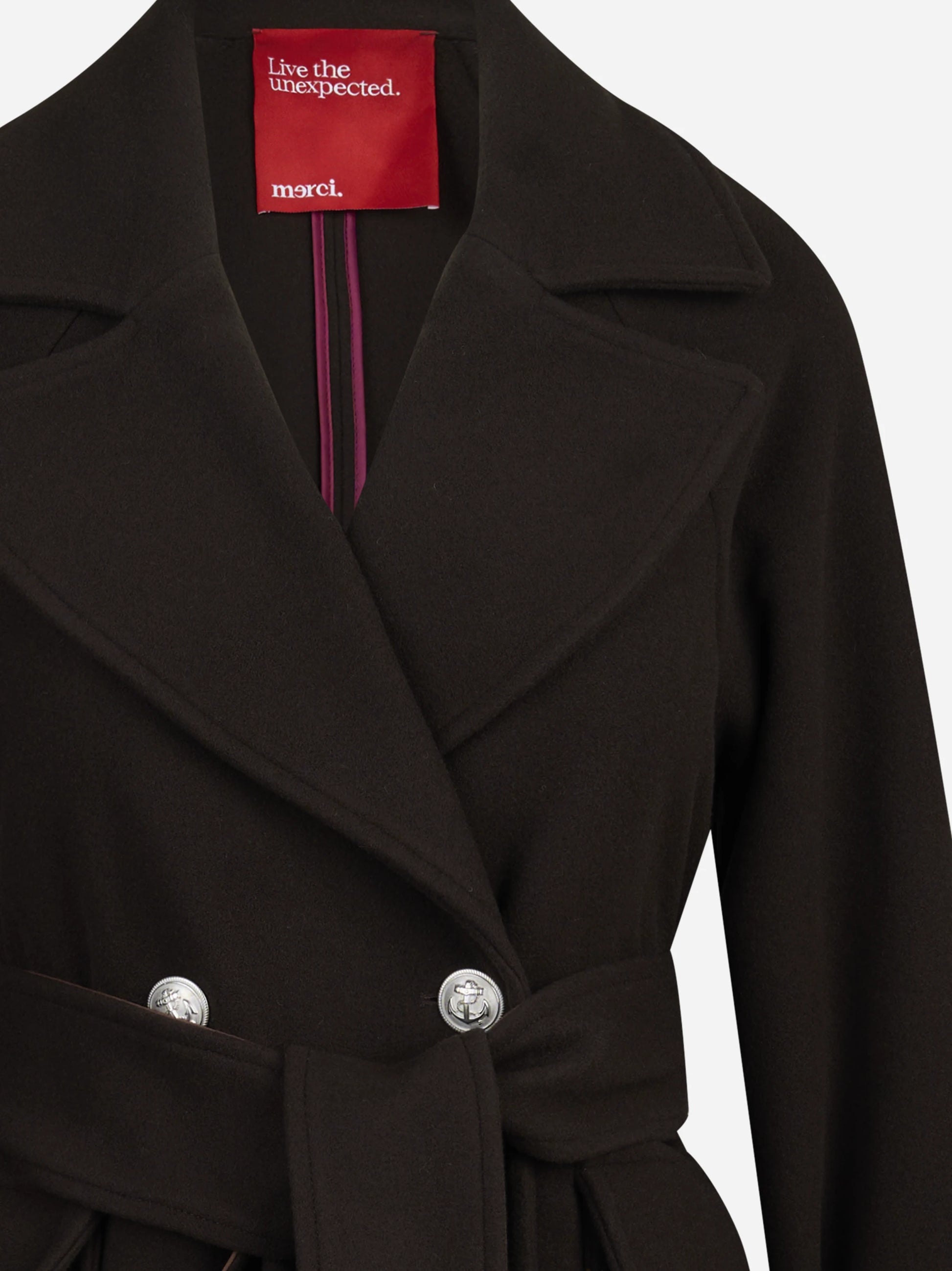 Cappotto lungo doppiopetto con cintura marrone - dettaglio del prodotto