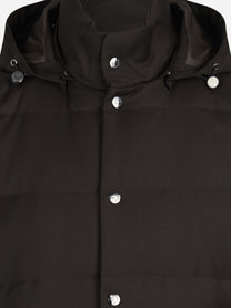 Gilet imbottito con cappuccio in lana vergine marrone - dettaglio del prodotto