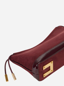 Base della pouch Elisabetta Franchi bordeaux con dettaglio logo oro