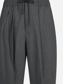 Pantaloni Wide Active in tela stretch grigi - dettaglio del prodotto