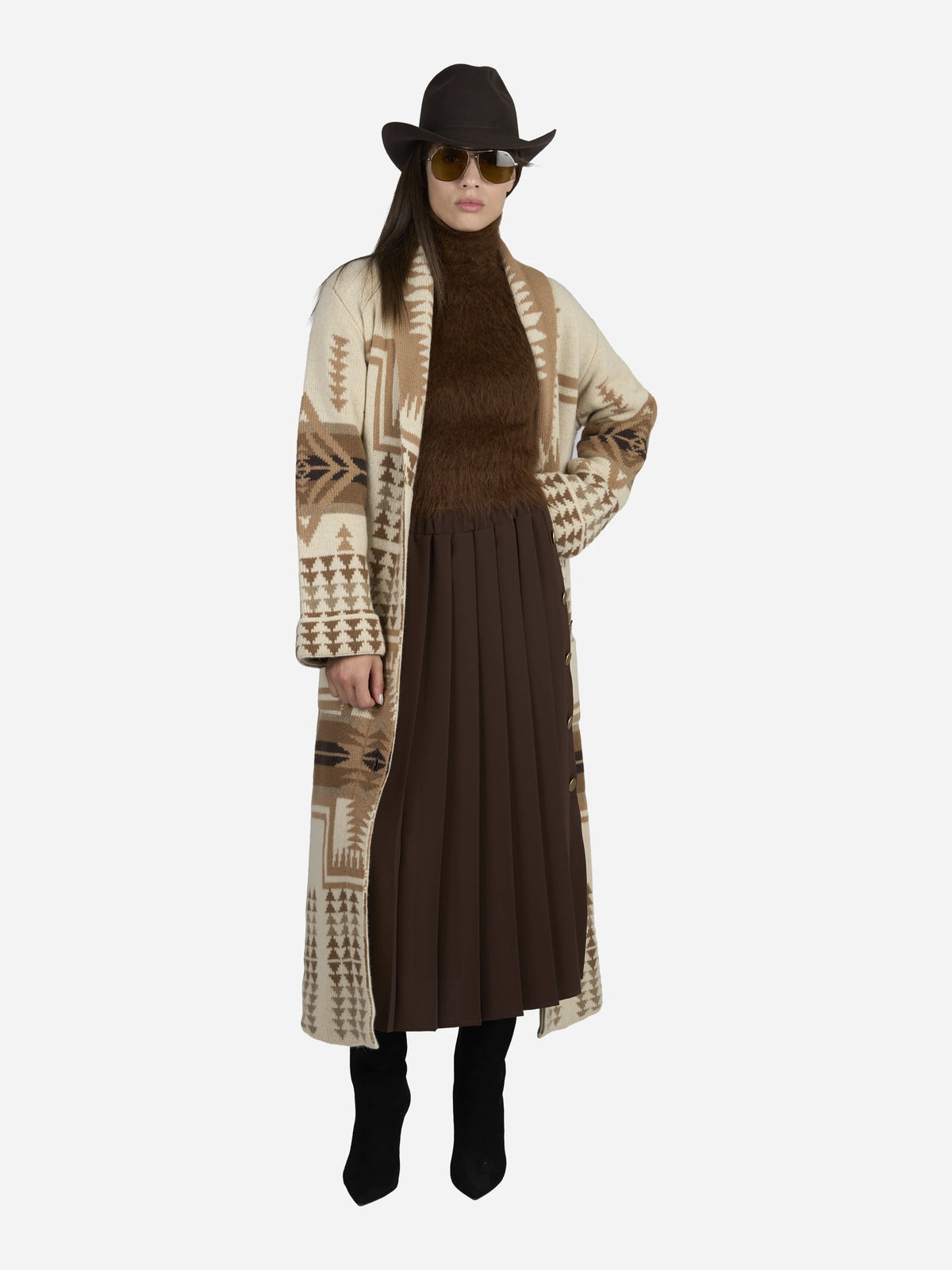 Cappotto cardigan Dineth in lana jacquard avorio - indossato, look completo