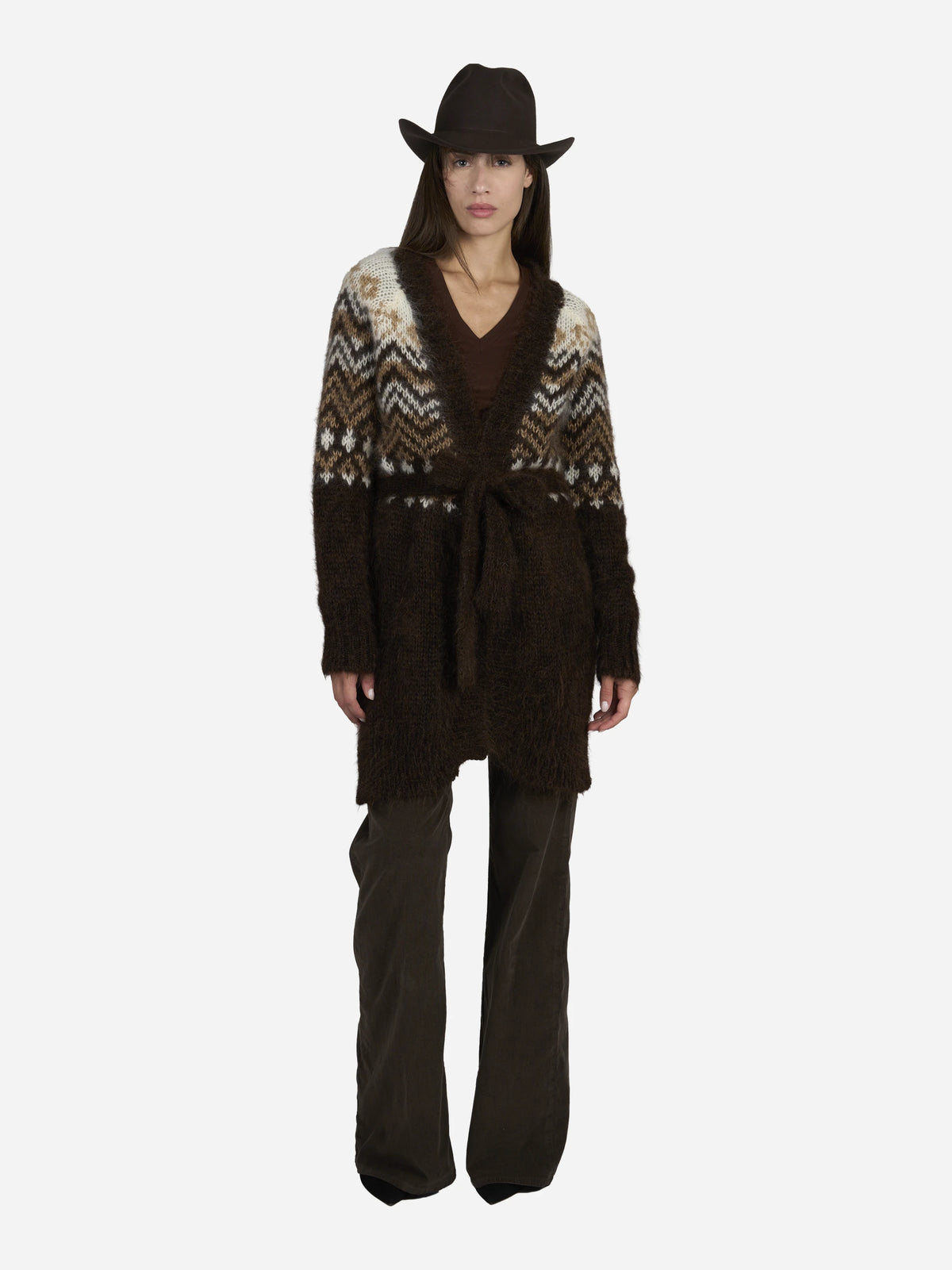 Cardigan Jane in lana jacquard cioccolato - indossato, vista frontale