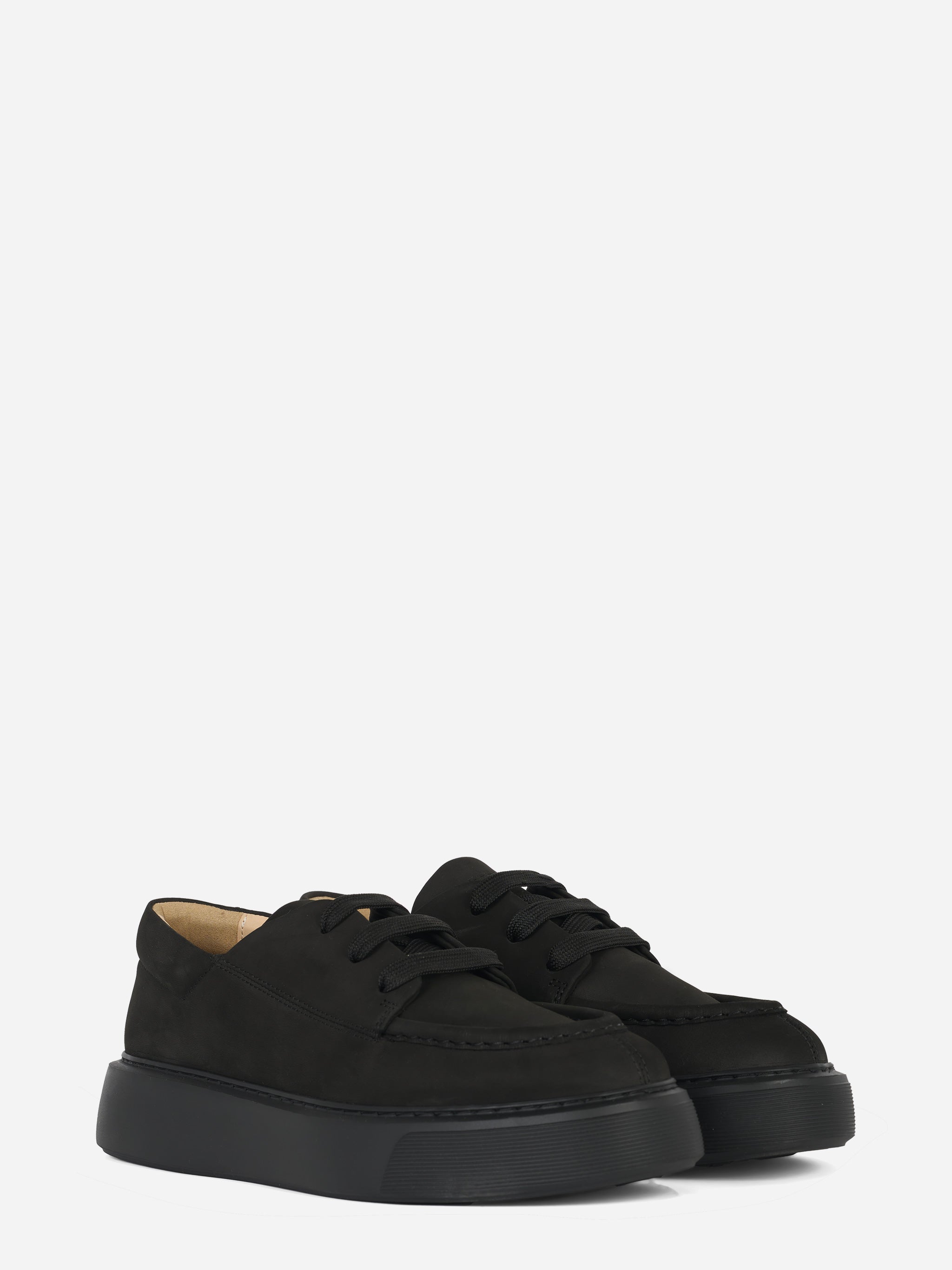 Sneakers The Tahoe in nabuk nero Referencestudio vista 3/4