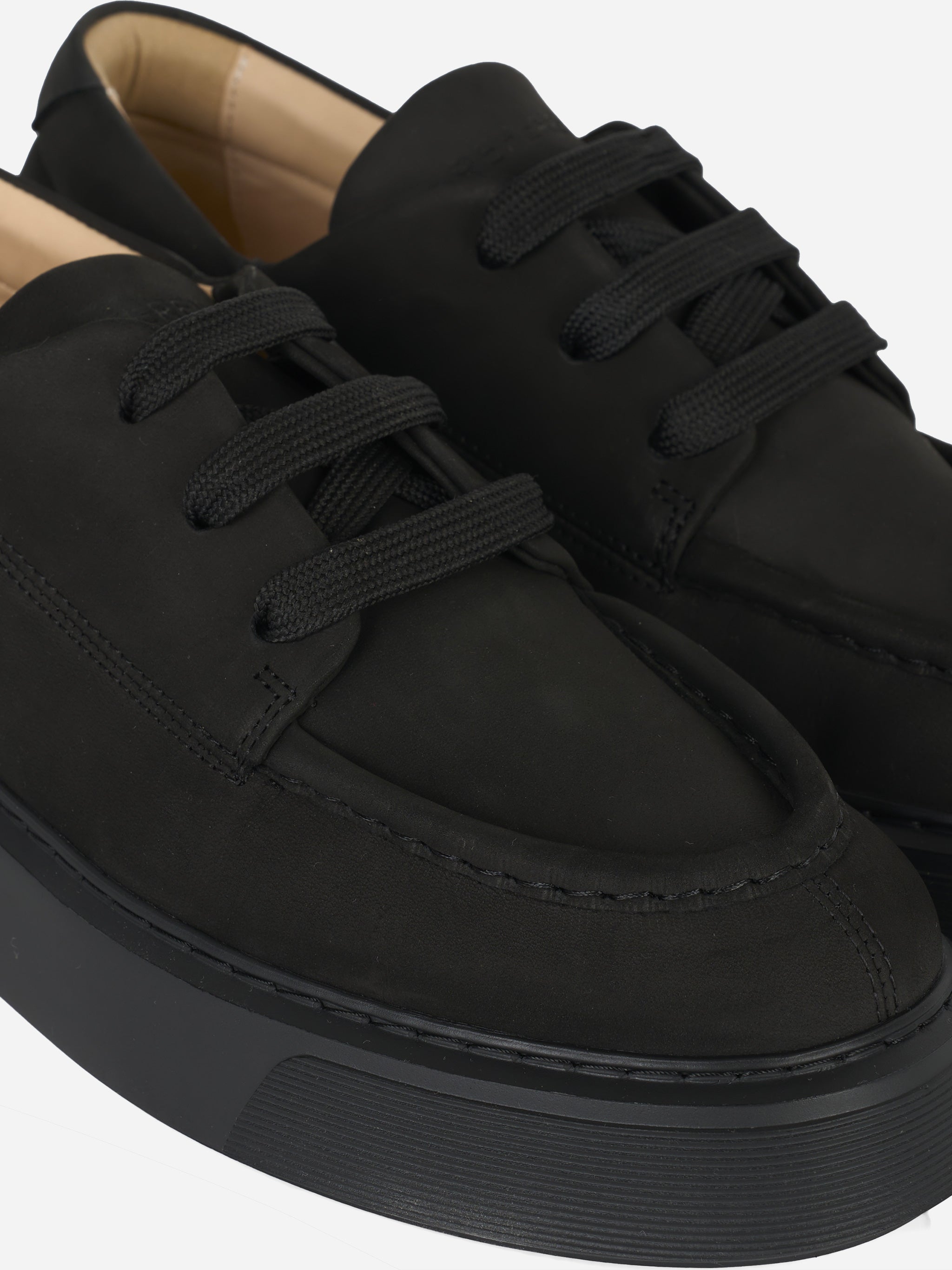 Sneakers The Tahoe in nabuk nero Referencestudio vista dettaglio