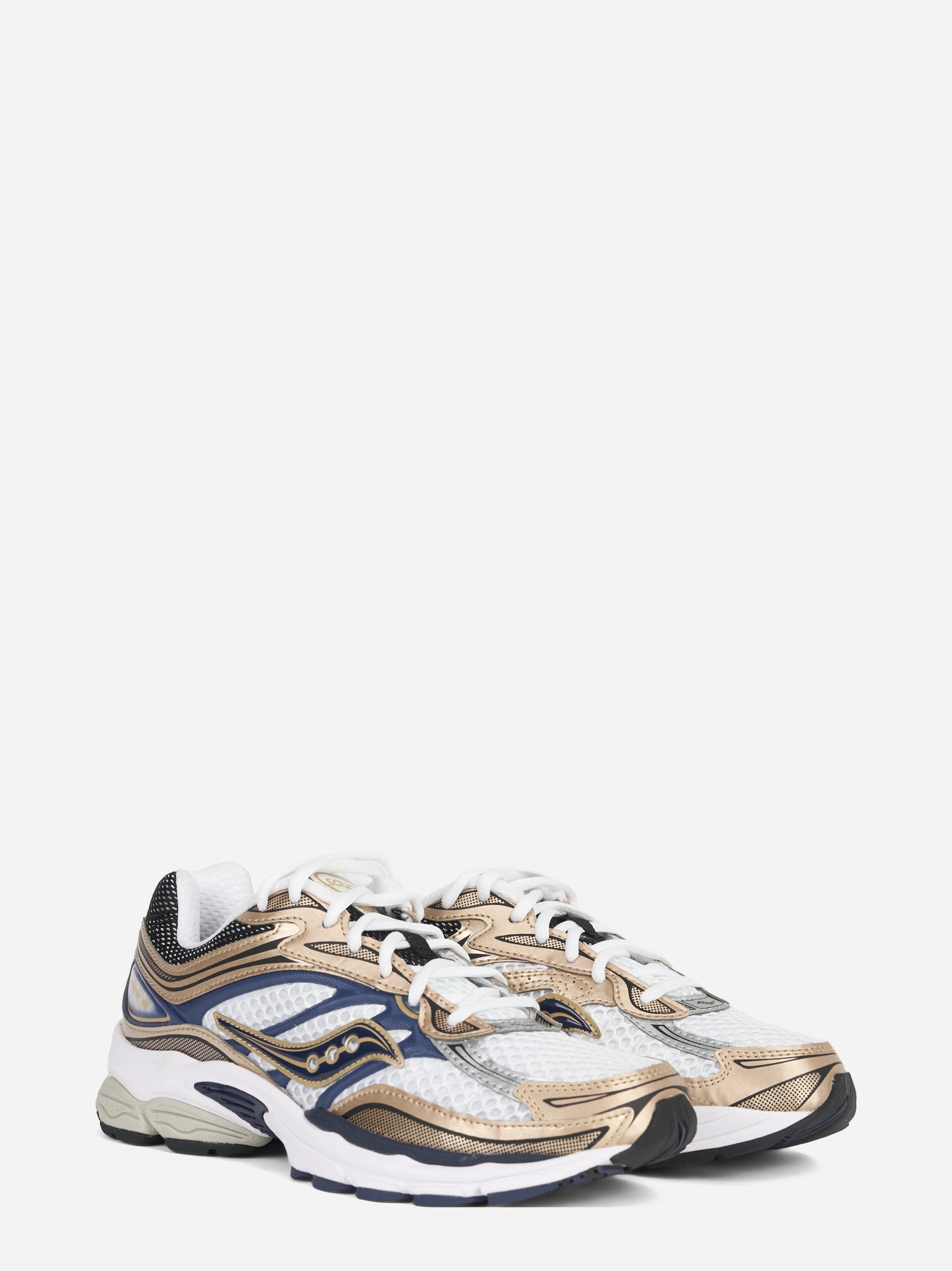 Sneaker ProGrid Omni 9 Aureate e bianca - vista della coppia