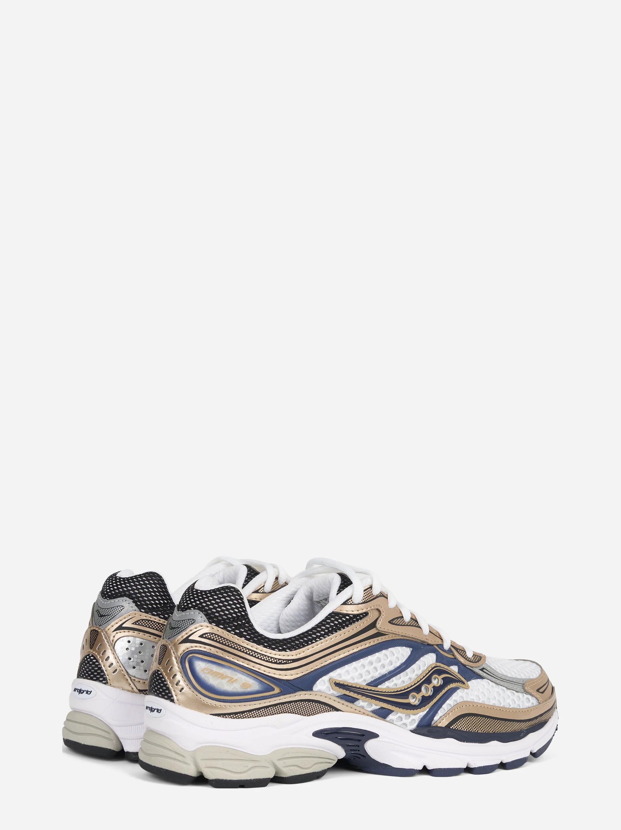 Sneaker ProGrid Omni 9 Aureate e bianca - vista posteriore