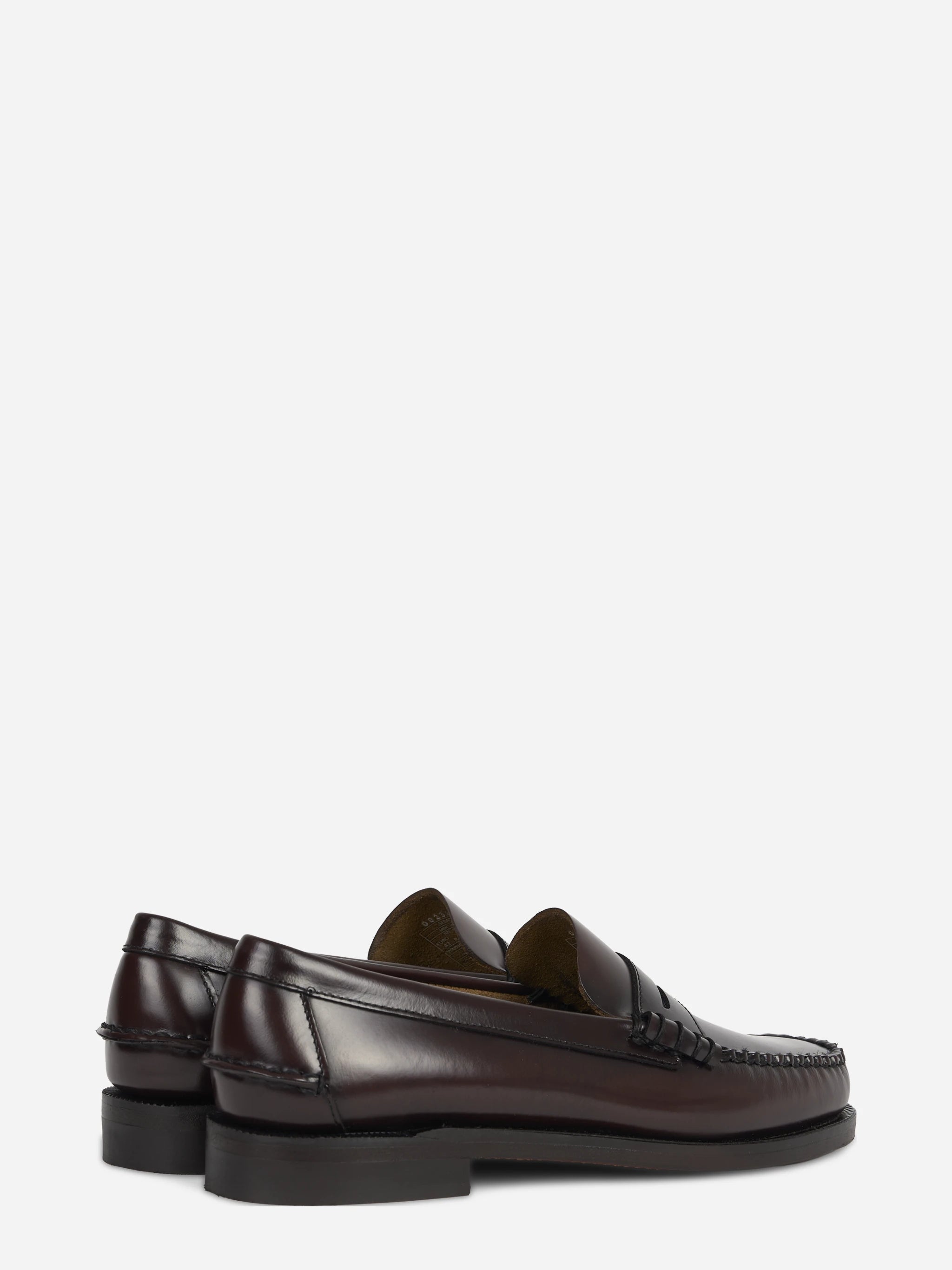Mocassino Classic Dan in pelle bordeaux - vista laterale della coppia