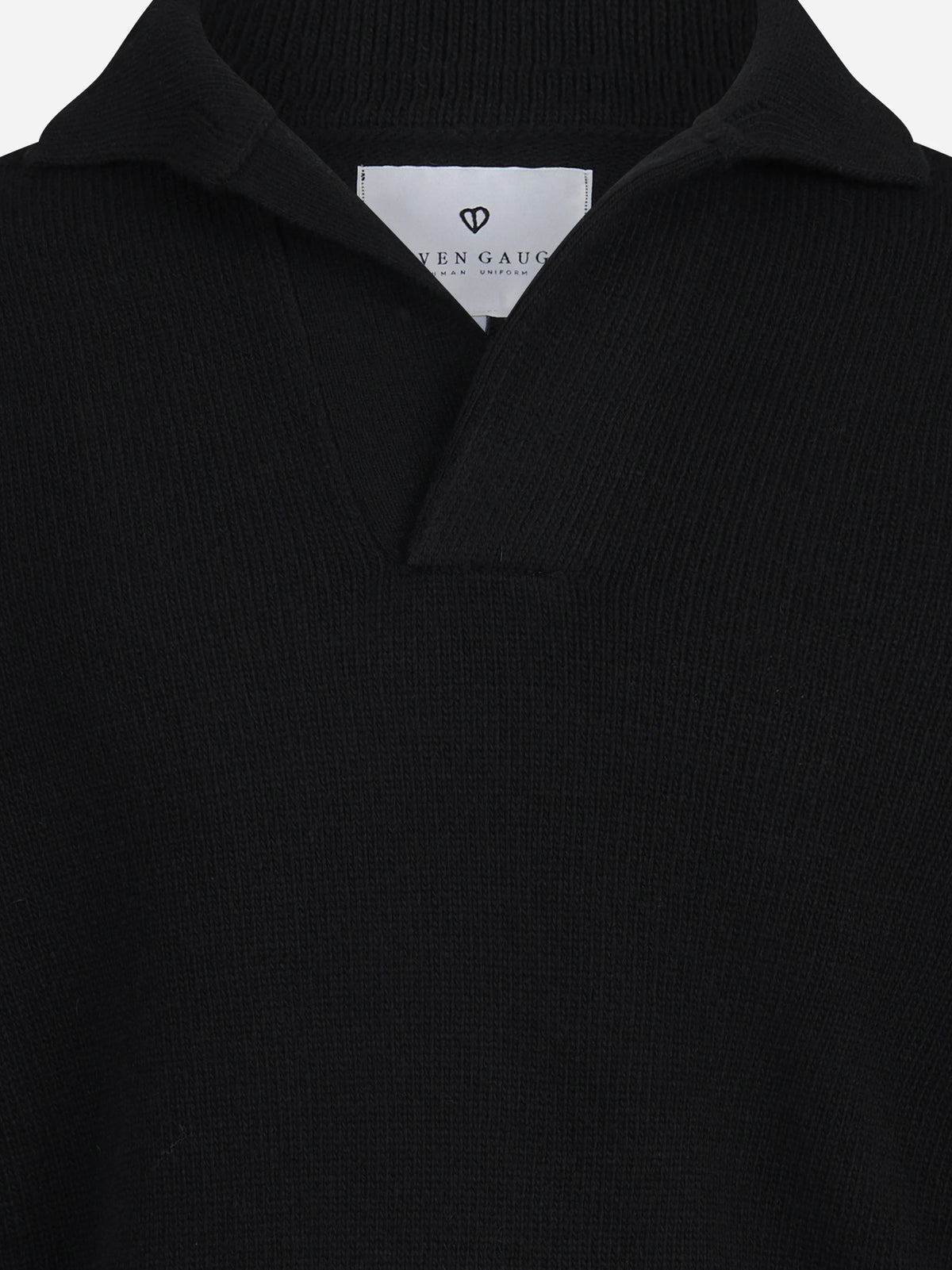 Polo in lana merino nera - dettaglio del prodotto