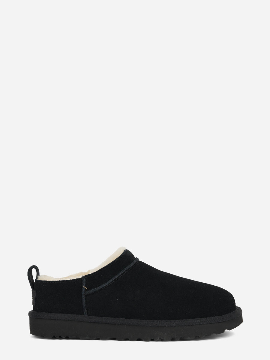 Stivaletto Classic Micro in camoscio nero - vista laterale