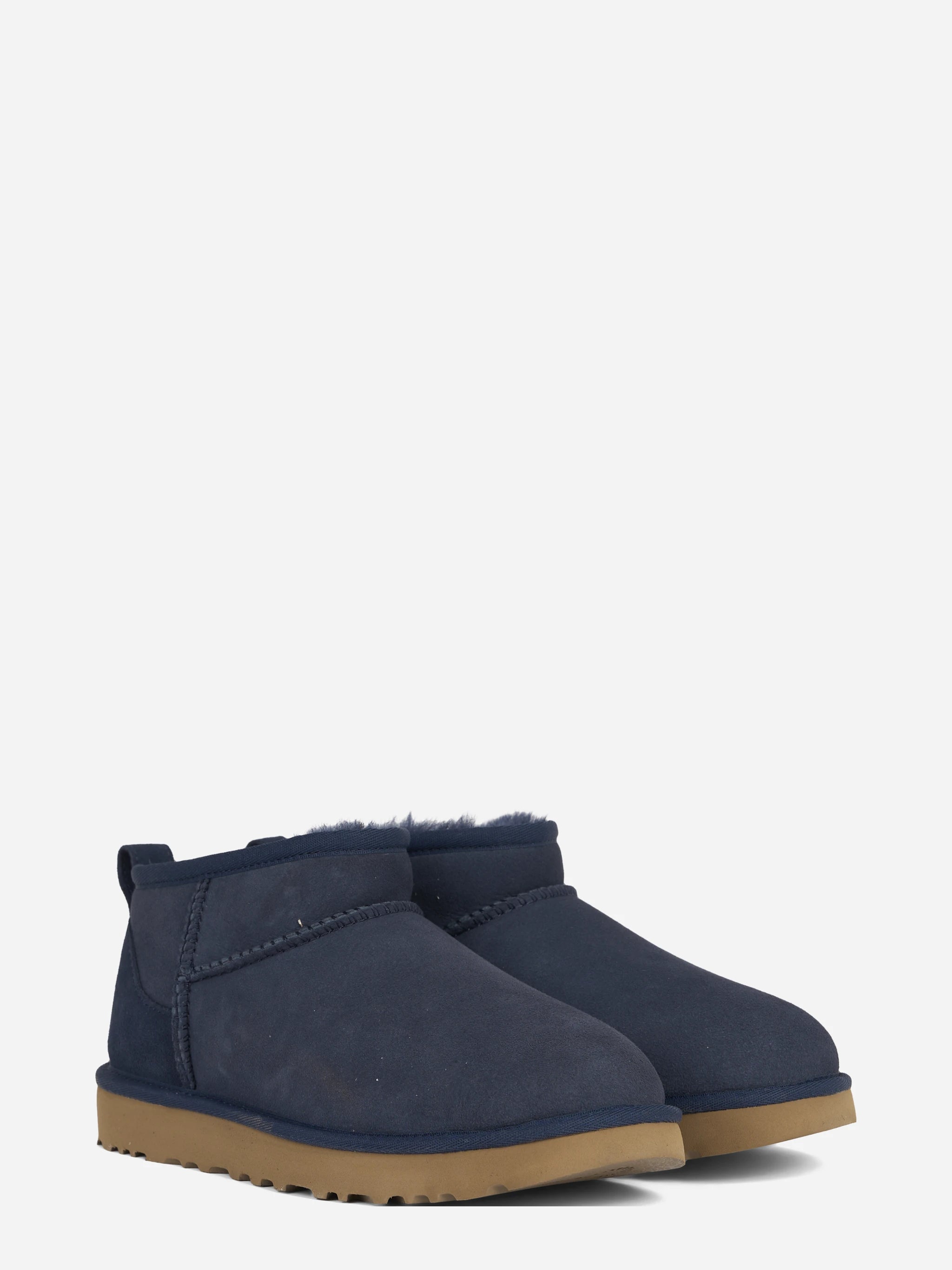 Stivaletto Classic Ultra Mini in montone Dark Indigo - vista posteriore