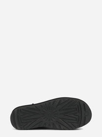 Stivaletto Classic Ultra Mini Platform in camoscio nero - vista laterale della coppia