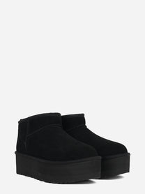 Stivaletto Classic Ultra Mini Platform in camoscio nero - vista posteriore
