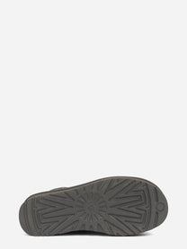 Stivaletto Classic Ultra Mini Platform in camoscio Charcoal - vista laterale della coppia