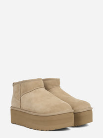 Stivaletto Classic Ultra Mini Platform in camoscio Sand - vista posteriore