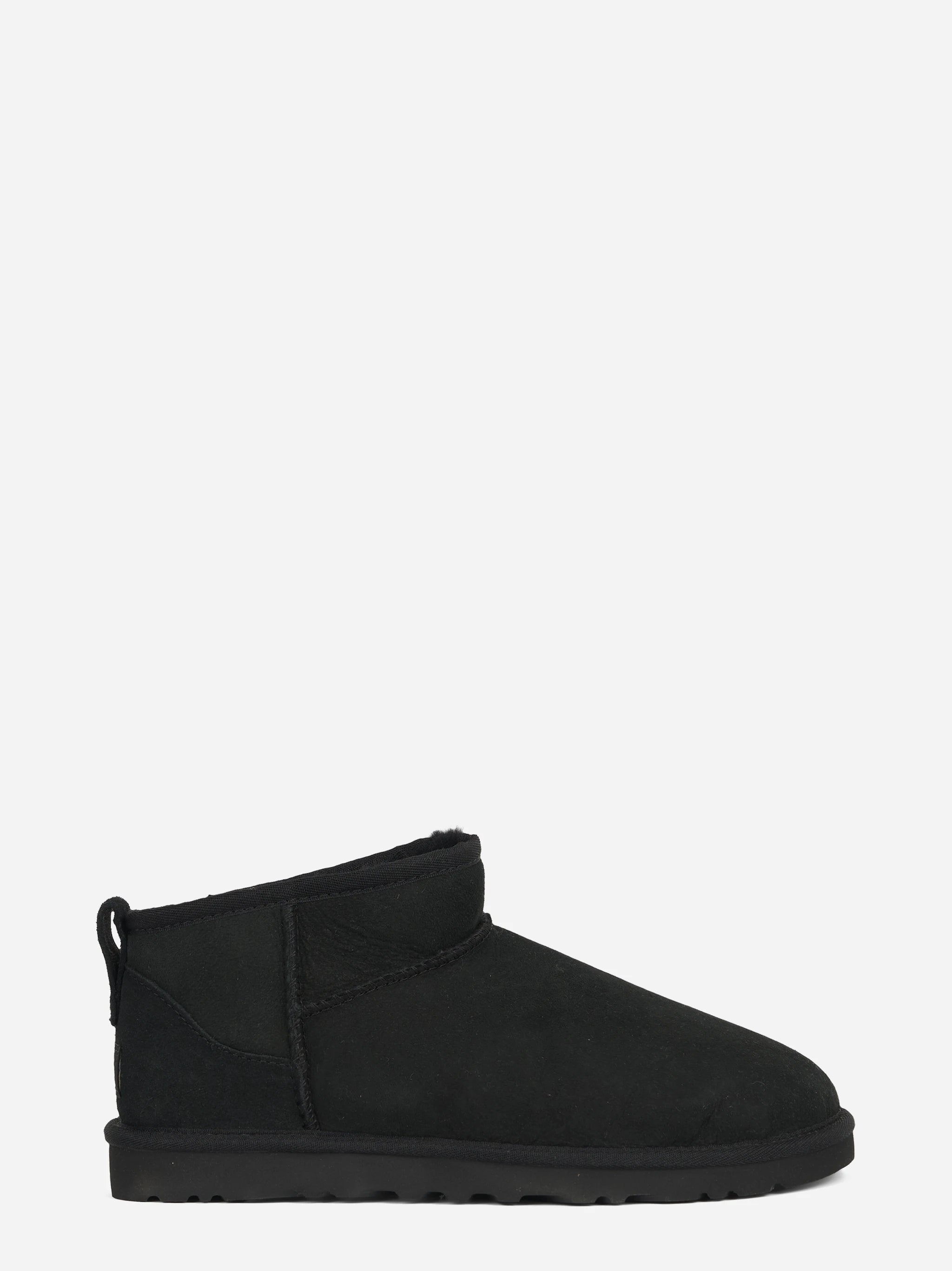 Stivaletto Classic Ultra Mini in montone nero - vista laterale
